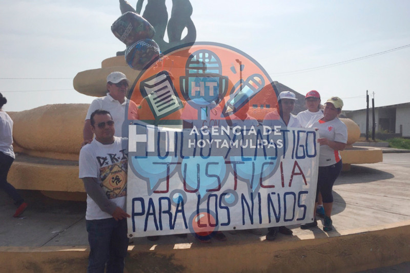 Familiares y amigos del ni�o Ian Ernesto