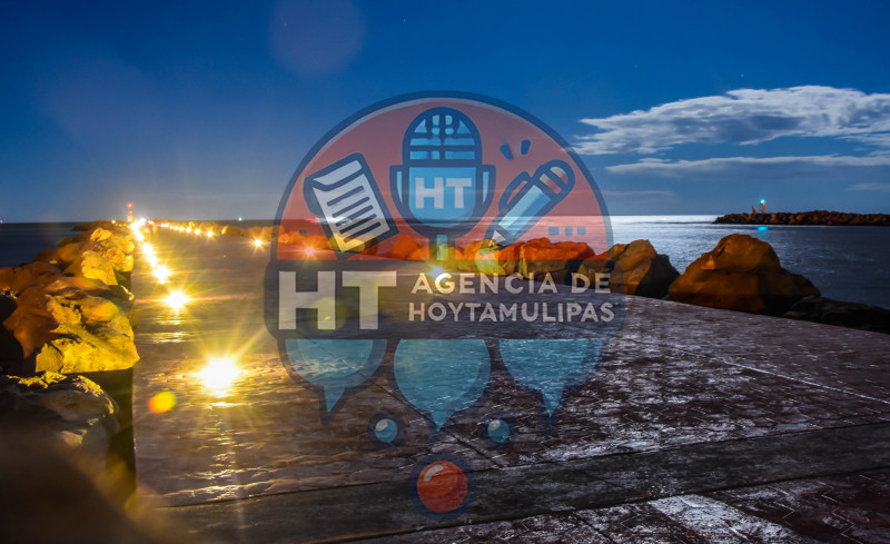 Playa Miramar de noche