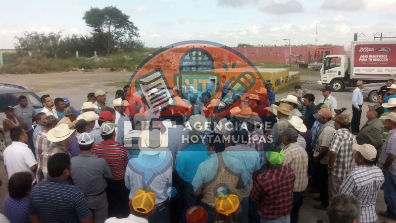 Bloquean carretera en San Fernando
