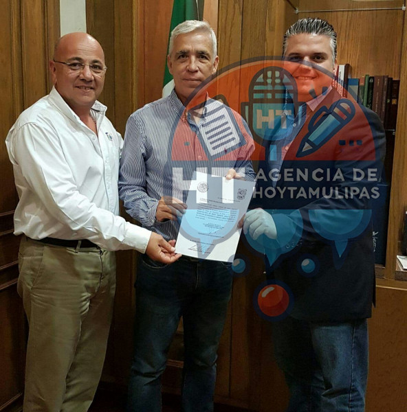 V�ctor Saenz y el secretario Gilberto Estrella Hern�ndez