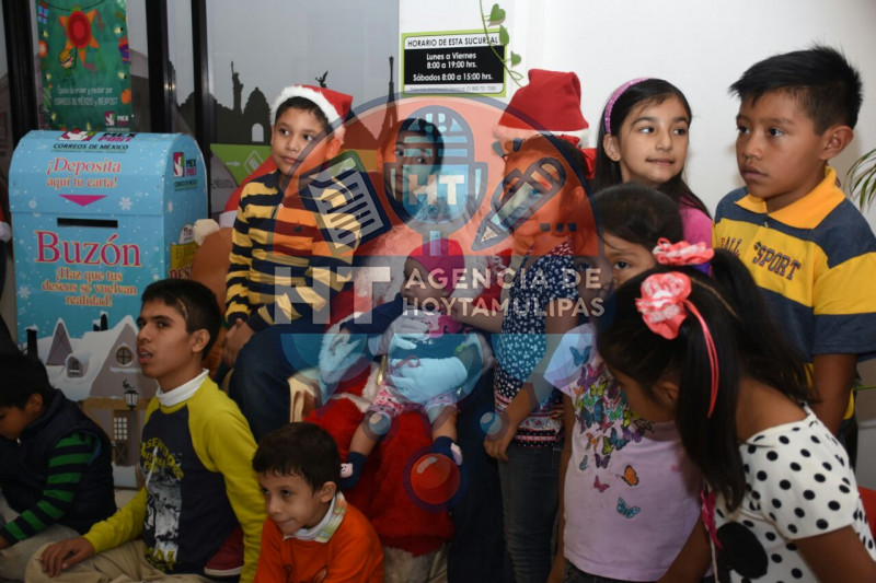 Santa en Palacio Federal