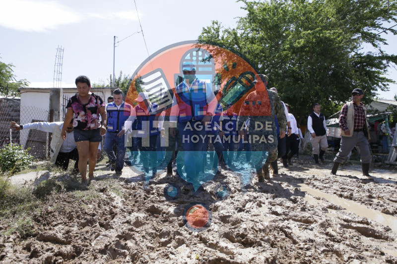 Cabeza de Vaca recorre sectores afectados por la lluvia 