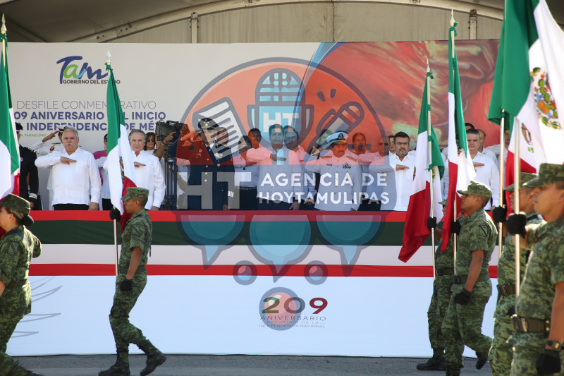 Cabeza de Vaca en desfile patrio