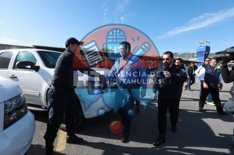 Entrega Gobernador 10 patrullas