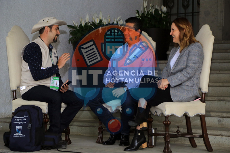 Gobernador recibe a encuestador del INEGI