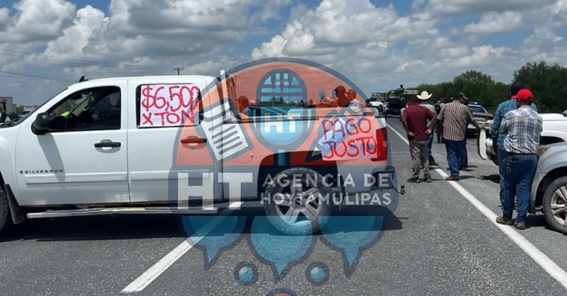 Productores rurales bloquean carretera Reynosa - Monterrey
