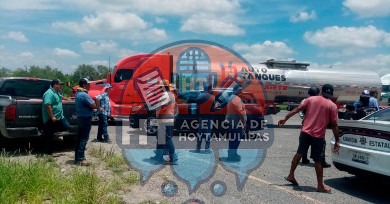 Alerta: Manifestantes bloquean carretera Reynosa-Monterrey