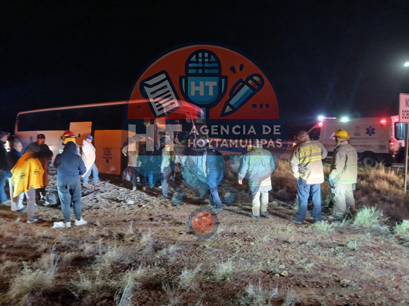 Lesionados en choque de autob�s