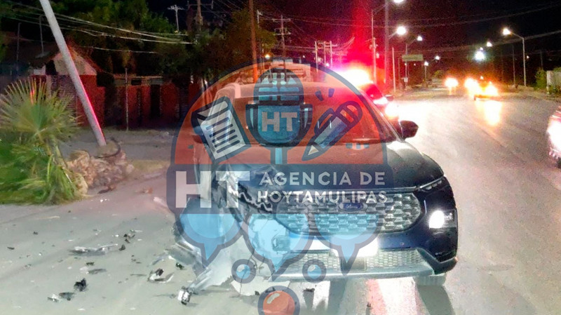 Veh�culo chocado, accidente Nuevo Laredo