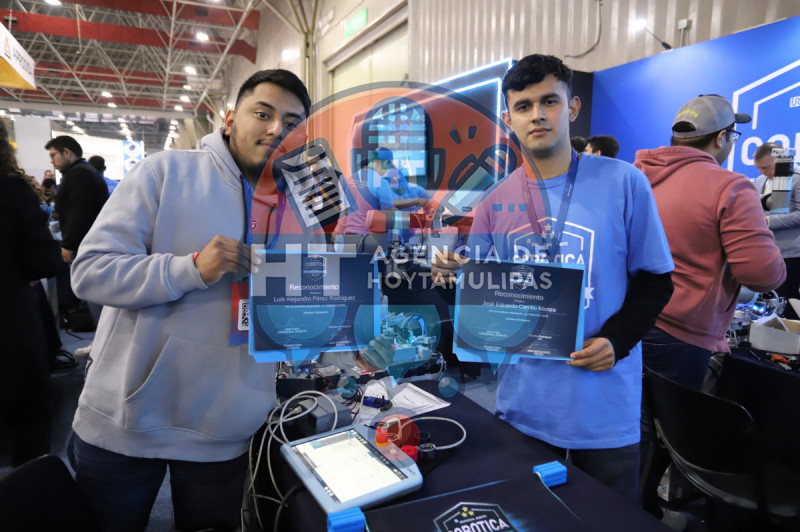 Estudiantes de la Universidad Tecnol�gica de Tamaulipas Norte