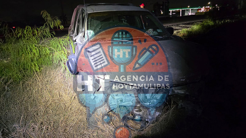 Vehculo chocado, accidente Nuevo Laredo
