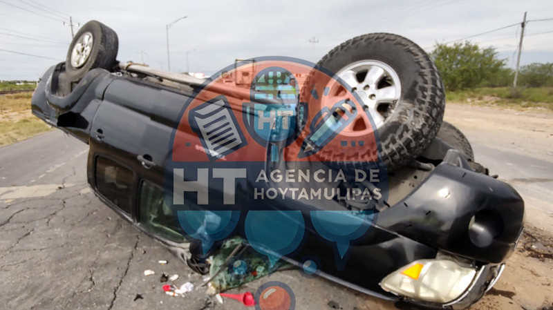 Volcadura y choque contra tr�iler en Nuevo Laredo